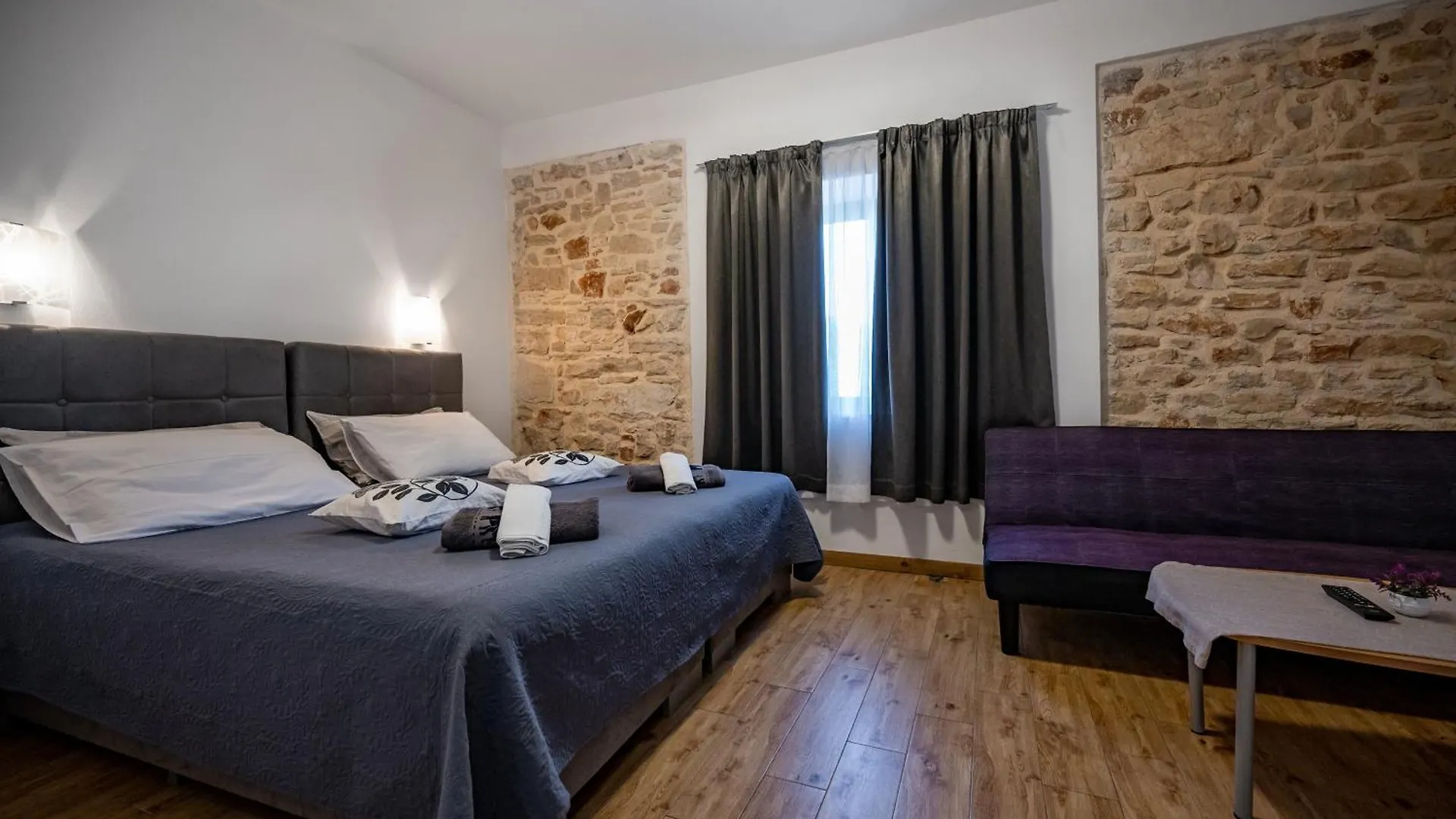 Sonia Rooms 풀라 B&B